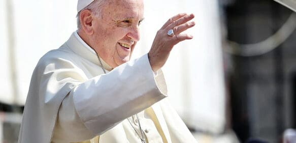 Papa Francisco pide compromiso de todos para que cese “esta guerra repugnante”