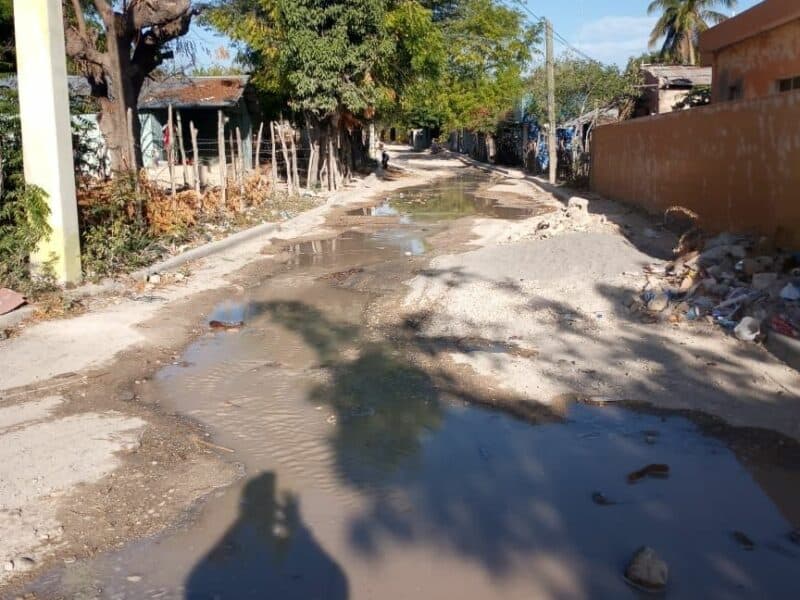 Residentes en el sector María Montez de Barahona solicitan el arreglo de sus calles