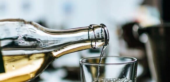 Gobierno reduce a cero las muertes por consumo de alcohol adulterado en Semana Santa