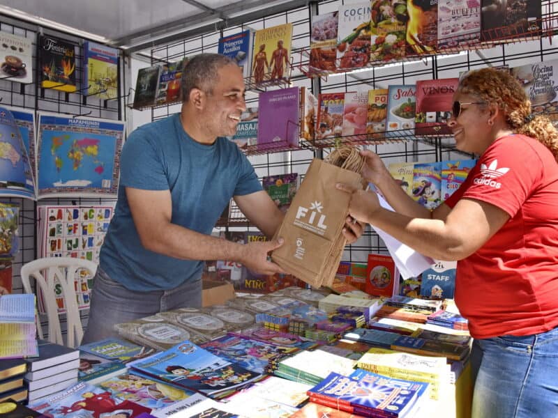  Feria del Libro se implementa el uso de bolsas biodegradables y reciclables