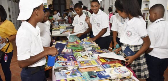 Libros gratis para miles de niños que acuden a la Feria del Libro 2022