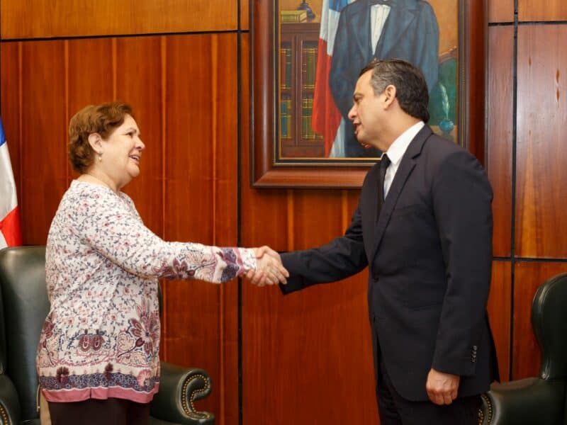 Presidente de la SCJ recibe visita de la embajadora de Cuba en la República Dominicana