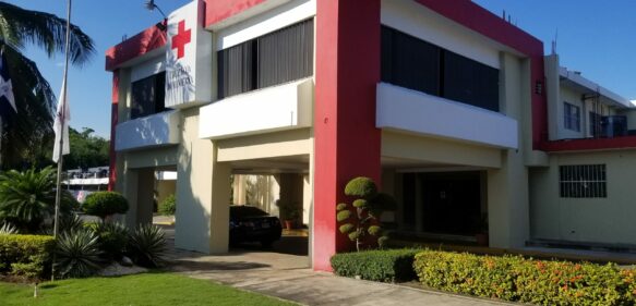 Autoridades gestionan con la Cruz Roja Dominicana una unidad de donantes y un banco de sangre para el sistema penitenciario