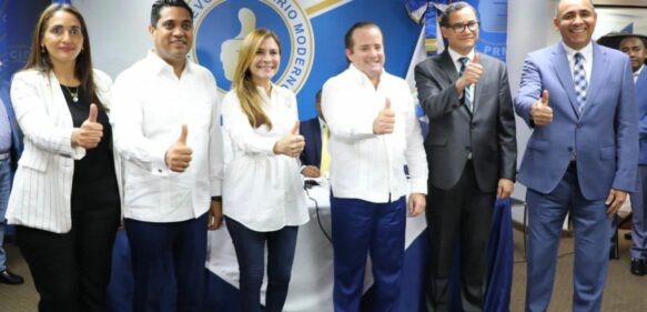 Paliza y Carolina inscriben planchas ante Comisión de Elecciones Internas PRM
