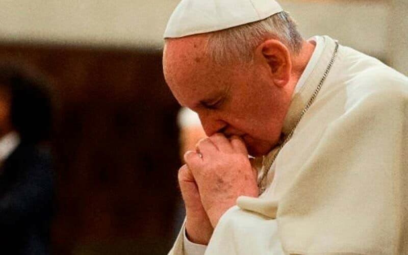 Papa Francisco: “Mi pierna no está bien, el médico me ha pedido que no camine”