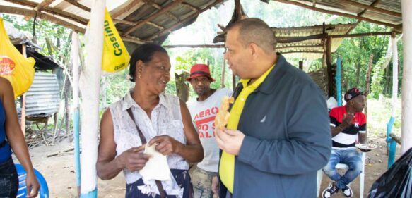 Alcalde de SDN Carlos Guzmán va en auxilio de propietarias de negocios