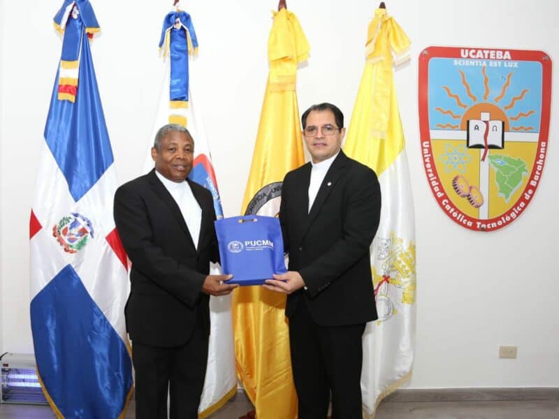 PUCMM y UCATEBA firman convenio de colaboración interinstitucional
