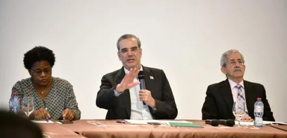 Luis Abinader afirma no conquistará legisladores para modificar la Constitución