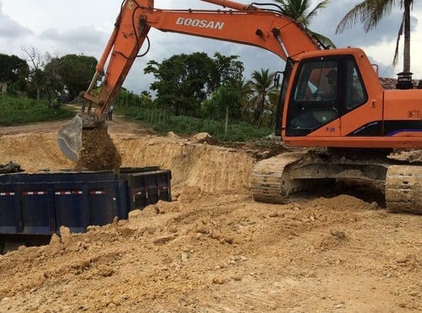 Autoridades detienen extracción de caliche sin permiso en mina de Azua