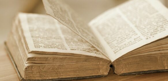 Italia recupera un antiguo manuscrito robado de ‘Las profecías’ de Nostradamus