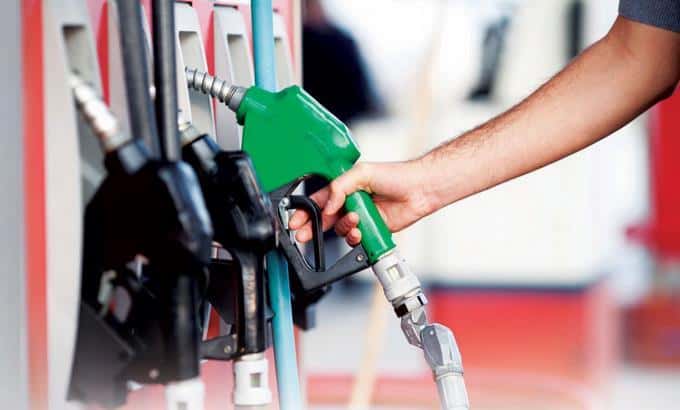 Haití vende la gasolina 171 pesos más barata que en RD