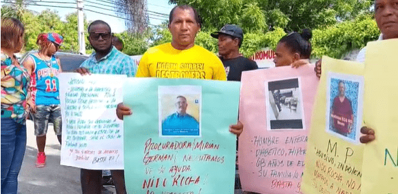 Protestan para que liberen hombre de edad avanzada que está preso por ocultamiento