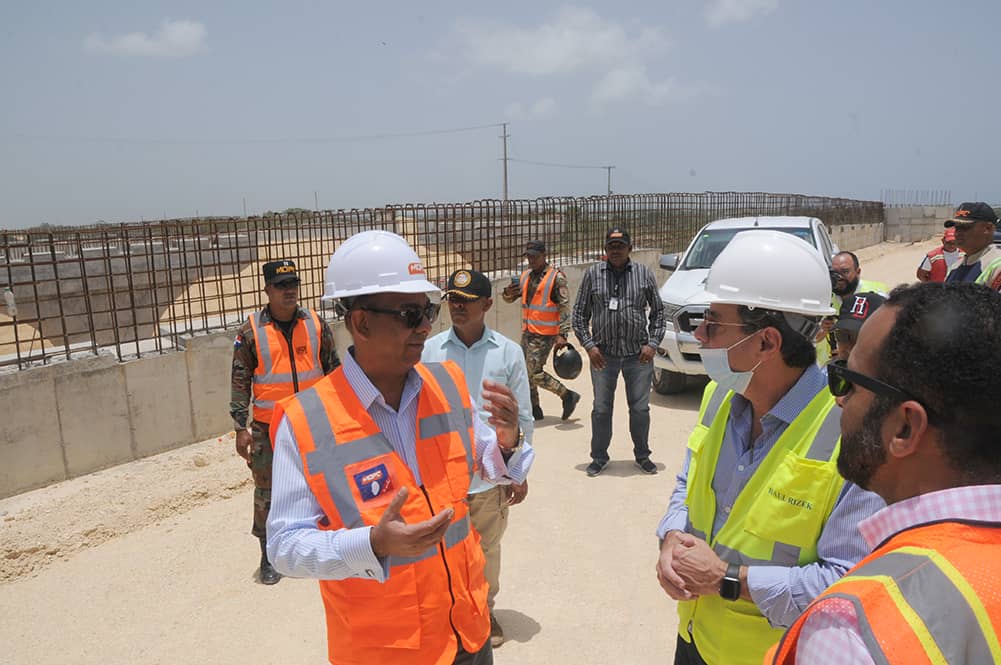 Deligne Ascención destaca impacto de obras que construye el gobierno del presidente Abinader en SDE