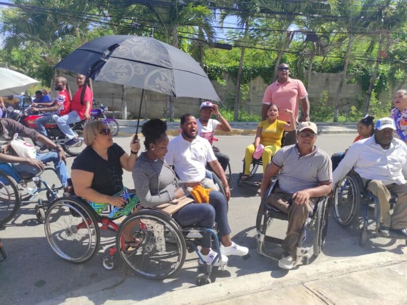 Unión de Discapacitado de Boca Chica piden al gobierno construcción de rampas y facilidades para desplazarse