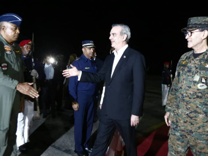 Abinader regresa al país tras asistir a toma de posesión nuevo presidente en Costa Rica
