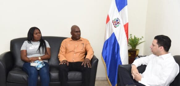 MIREX recibe familiares del chofer dominicano que se presume fue secuestrado en Haití