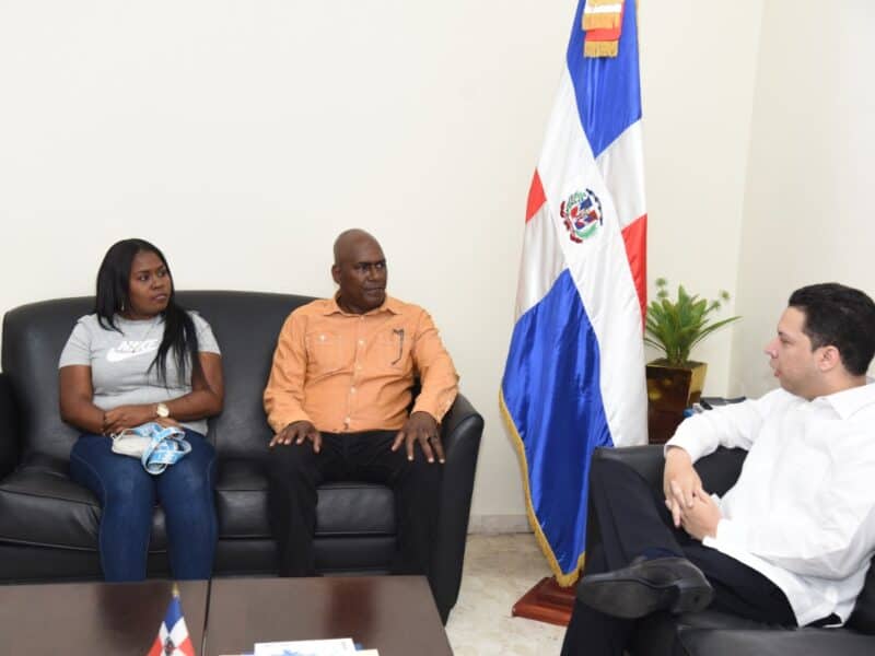 MIREX recibe familiares del chofer dominicano que se presume fue secuestrado en Haití