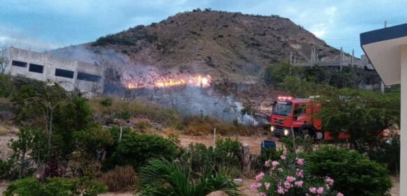 Incendio afecta el Parque Nacional El Morro en Montecristi