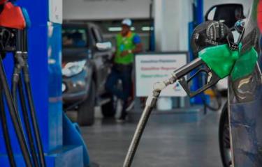 Con 1,350 millones de pesos gobierno vuelve a frenar alzas en los combustibles
