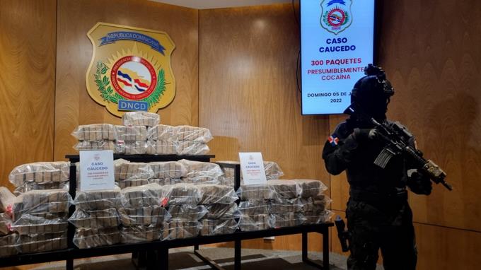 DNCD incauta 300 paquetes de presumiblemente cocaína en Puerto Caucedo