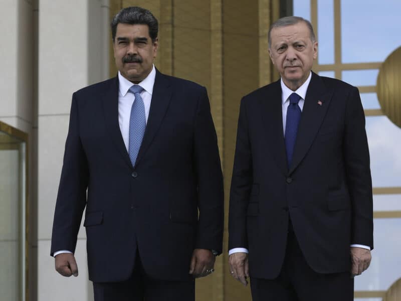 Maduro anuncia la firma de tres acuerdos “muy importantes” entre Venezuela y Turquía