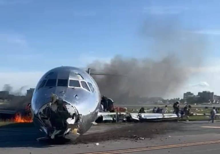 Siete heridos en avión que se incendió al aterrizar en aeropuerto de Miami