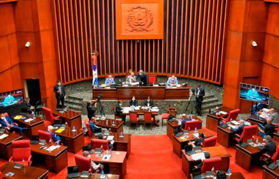 Senadores PRM, PLD y FP se acusan de no aprobar extinción de dominio