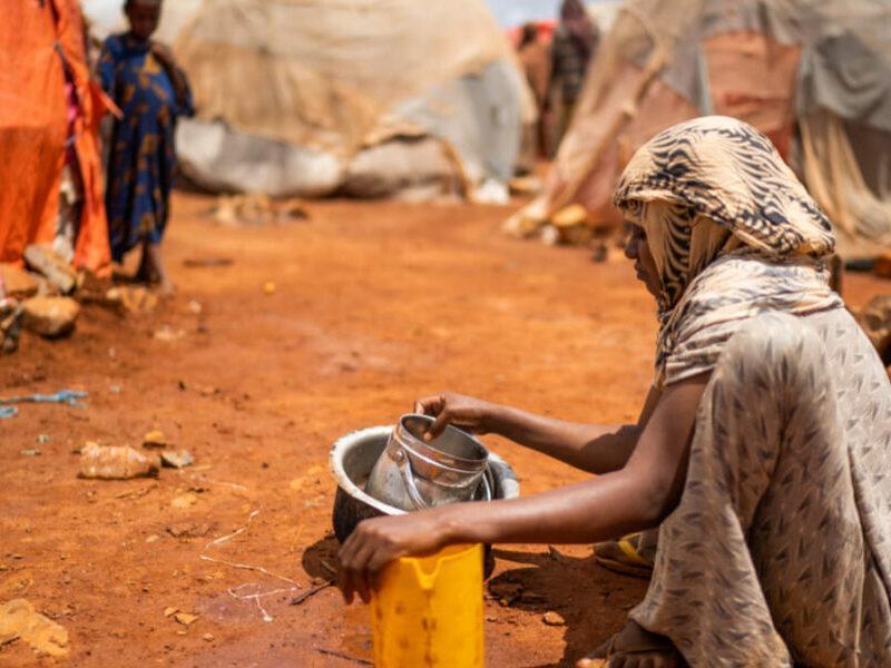 ONGs advierten de hambruna universal que puede matar millones de personas