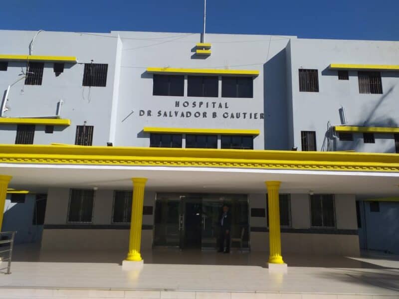Médicos del hospital Salvador Gautier suspenden servicios hasta reunirse con las autoridades