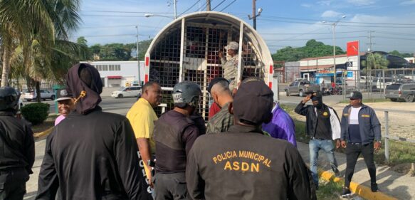 ASDN y migración detienen 166 haitianos ilegales arrabalizaban la vía pública