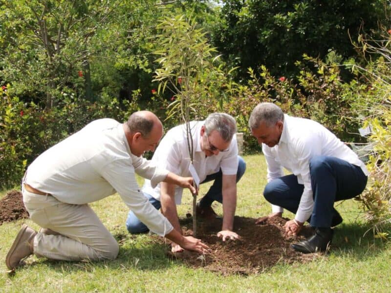 Abinader visita  Jardín Botánico de Santiago en el “Día Mundial del Medio Ambiente”