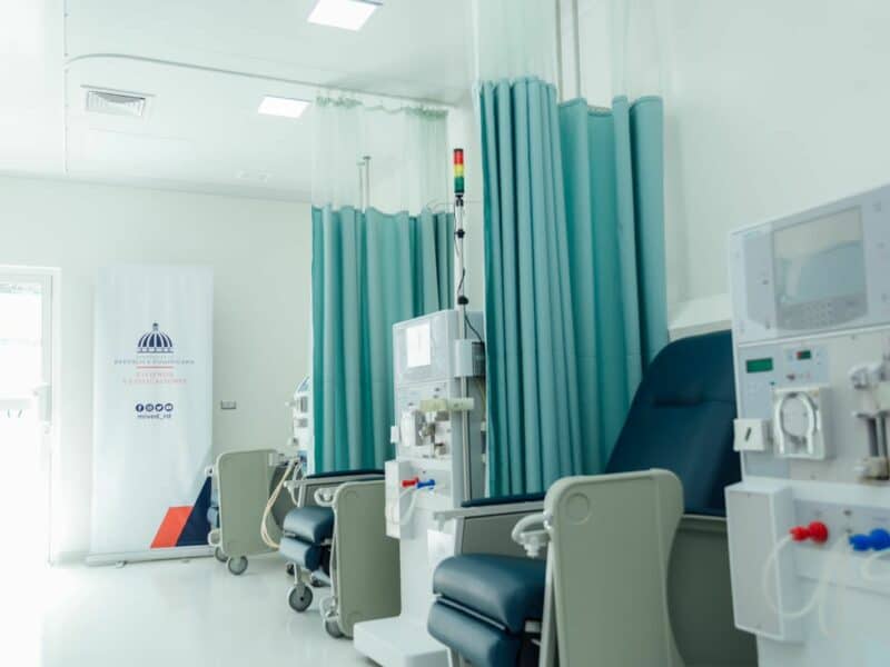 Ministerio de la Vivienda y Banresevas entregan primera Unidad de Hemodiálisis en Hospital de Cotuí