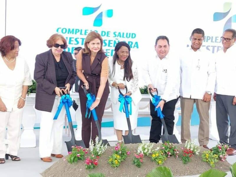 Vice Presidenta da palazo para construcción de complejo de salud en Vicente Noble, Barahona