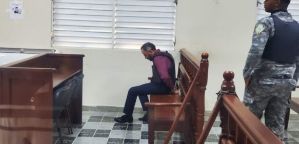 Un año de prisión preventiva contra exfuncionario acusado de matar pareja y herir regidor en Santiago Rodríguez