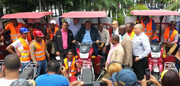 Alcalde Carlos Guzmán presenta moderna y nueva flotilla de motocicletas