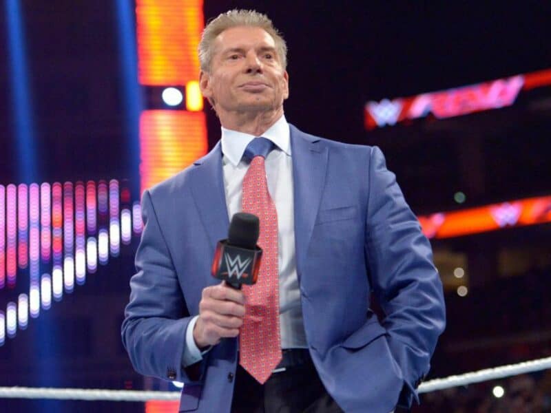 Vince McMahon renuncia a la WWE