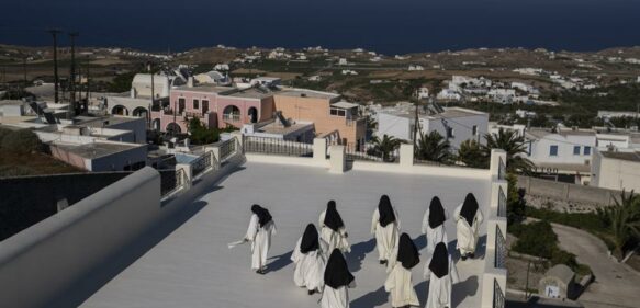 Así viven las 13 monjas que se encerraron en silencio para orar por el mundo