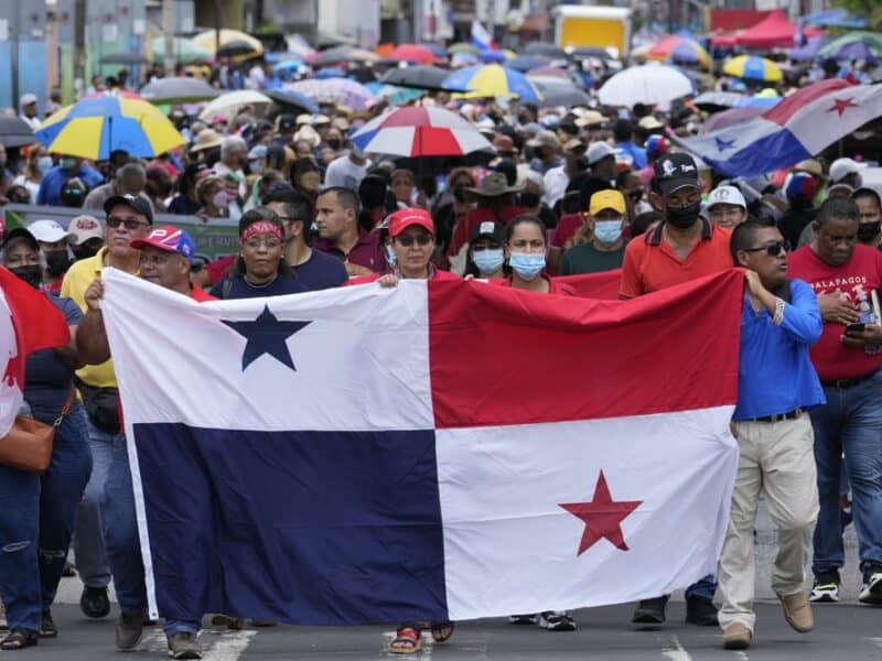 Continúan protestas contra alza de gasolina en Panamá