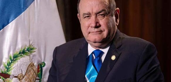 El presidente de Guatemala sale ileso de un ataque a tiros a su comitiva