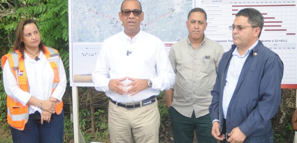 Ministro de Obras Públicas supervisó trabajos de construcción carretera Hato Mayor-El Puerto