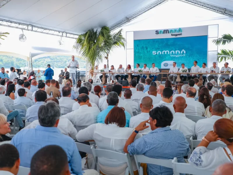 Abinader destaca construcción de muelles en Samaná generará más de 500 empleos