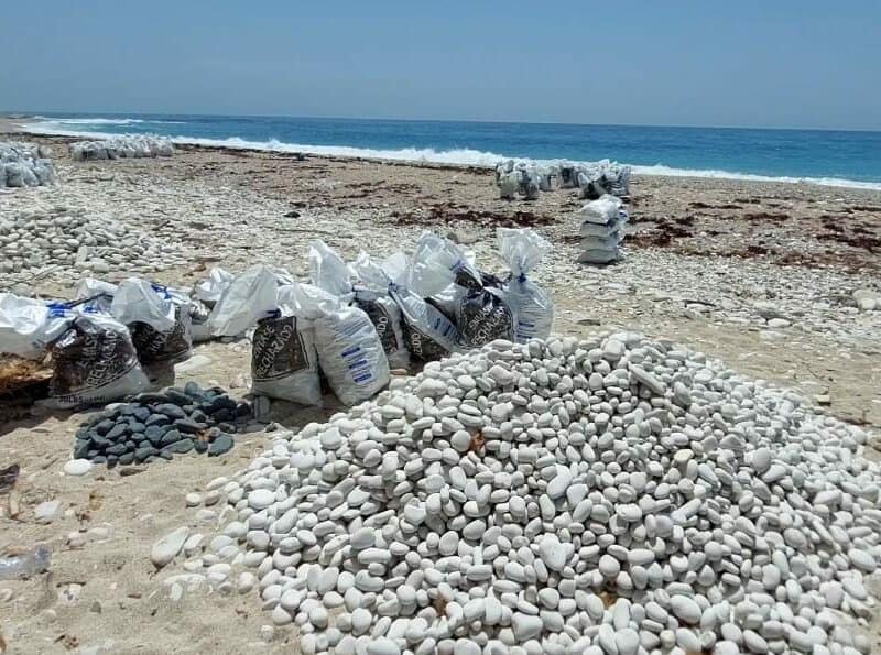 Ven como crimen ambiental extracción de canto rodado en costa de Barahona