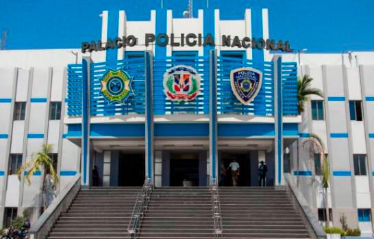 Policía apresa en sectores del Distrito Nacional a ocho presuntos delincuentes a los que ocupa drogas, máquinas tragamonedas, balanzas y otros ilícitos