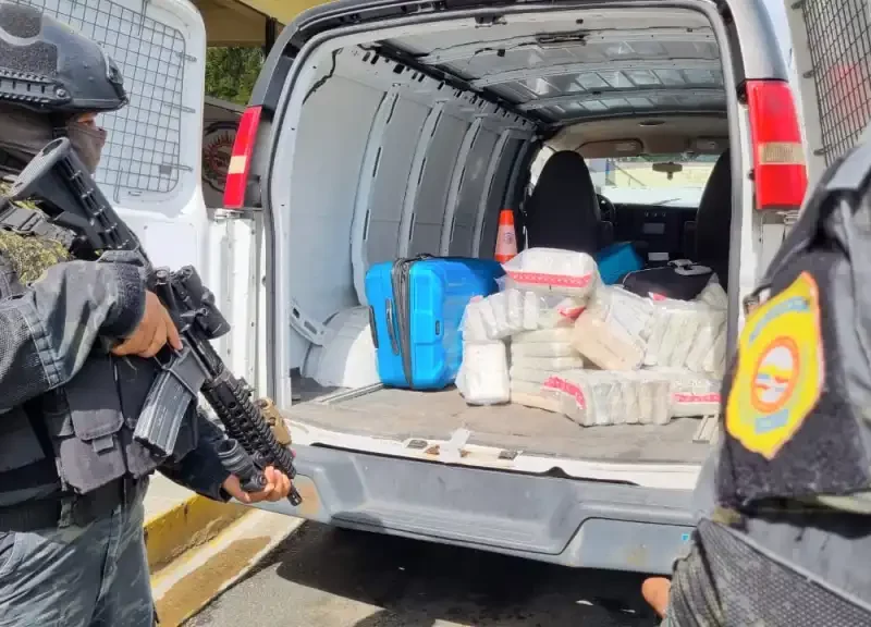 DNCD apresa tres hombres con 81 paquetes de cocaína en La Altagracia