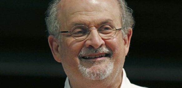 El autor Salman Rushdie apuñalado en el escenario de una conferencia en Nueva York
