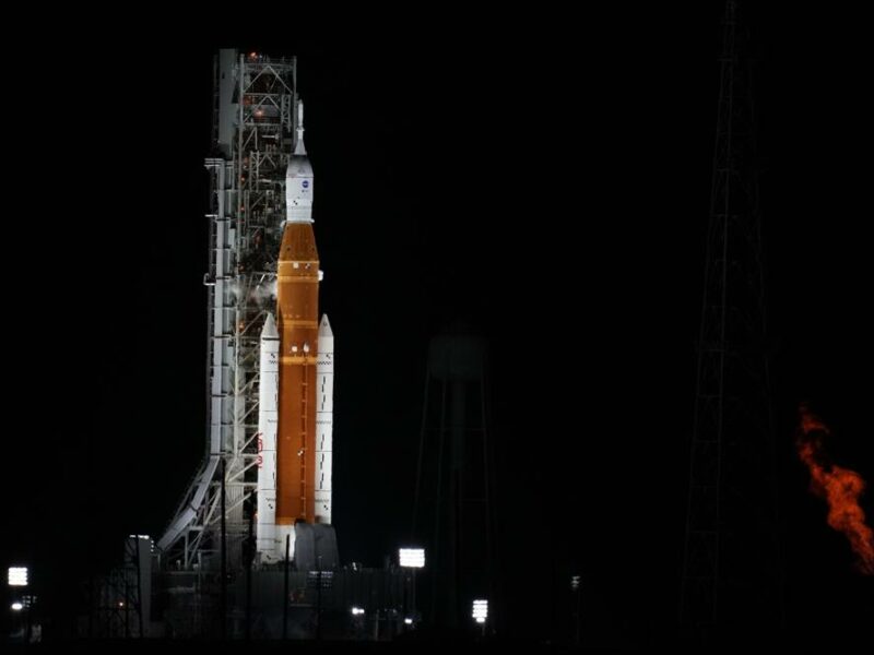 Fugas de combustible obligan a la NASA a suspender el lanzamiento del cohete Luna Nueva