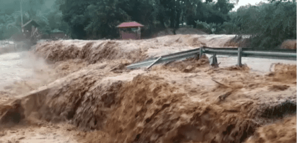 Lluvias por vaguada  afectan Distrito Manabao, en Jarabacoa