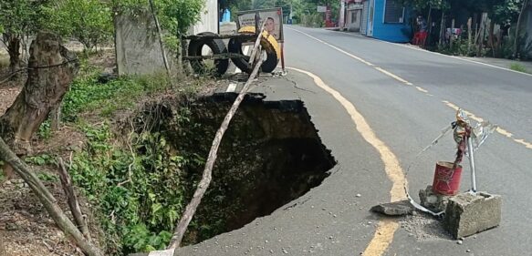 Obras públicas inicia reparación de derrumbes en carretera Tenares- Gaspar Hernández