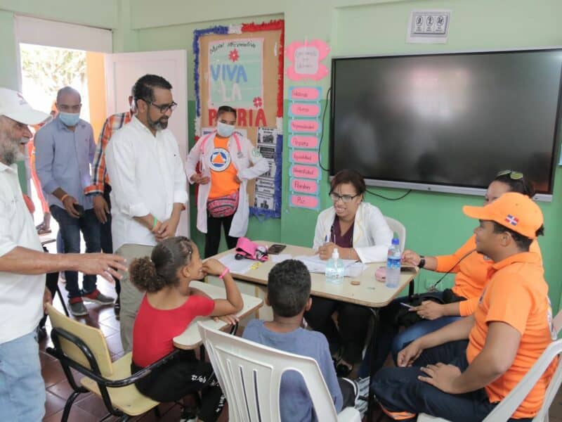Defensa Civil favorece a cientos con operativo médico en Sabana Grande de Boyá