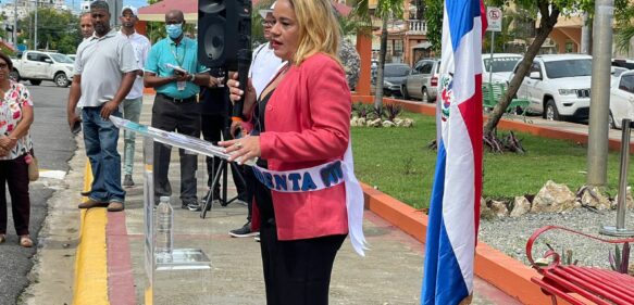 Ayuntamiento SDE remoza boulevard del Invi y lo dedica a Guarino Cruz